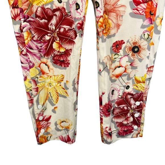 Salvatore Ferragamo Pants Women’s Size 4 Floral Printed Cropped Mid Rise Capri - Picture 4 of 12
